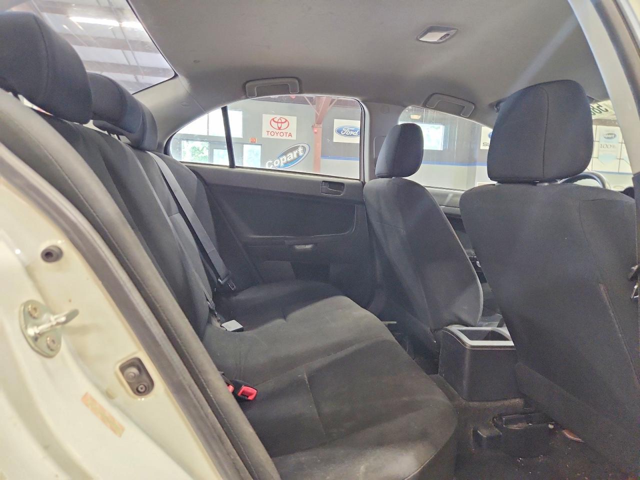 2009 Mitsubishi Lancer De White vin: JA3AU16U39U002385