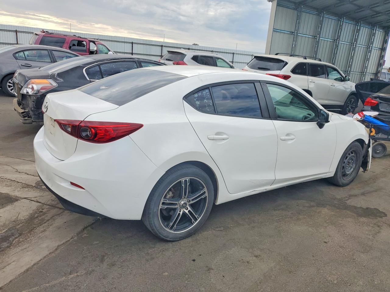 2014 Mazda 3 Sport Белый vin: JM1BM1U75E1197677