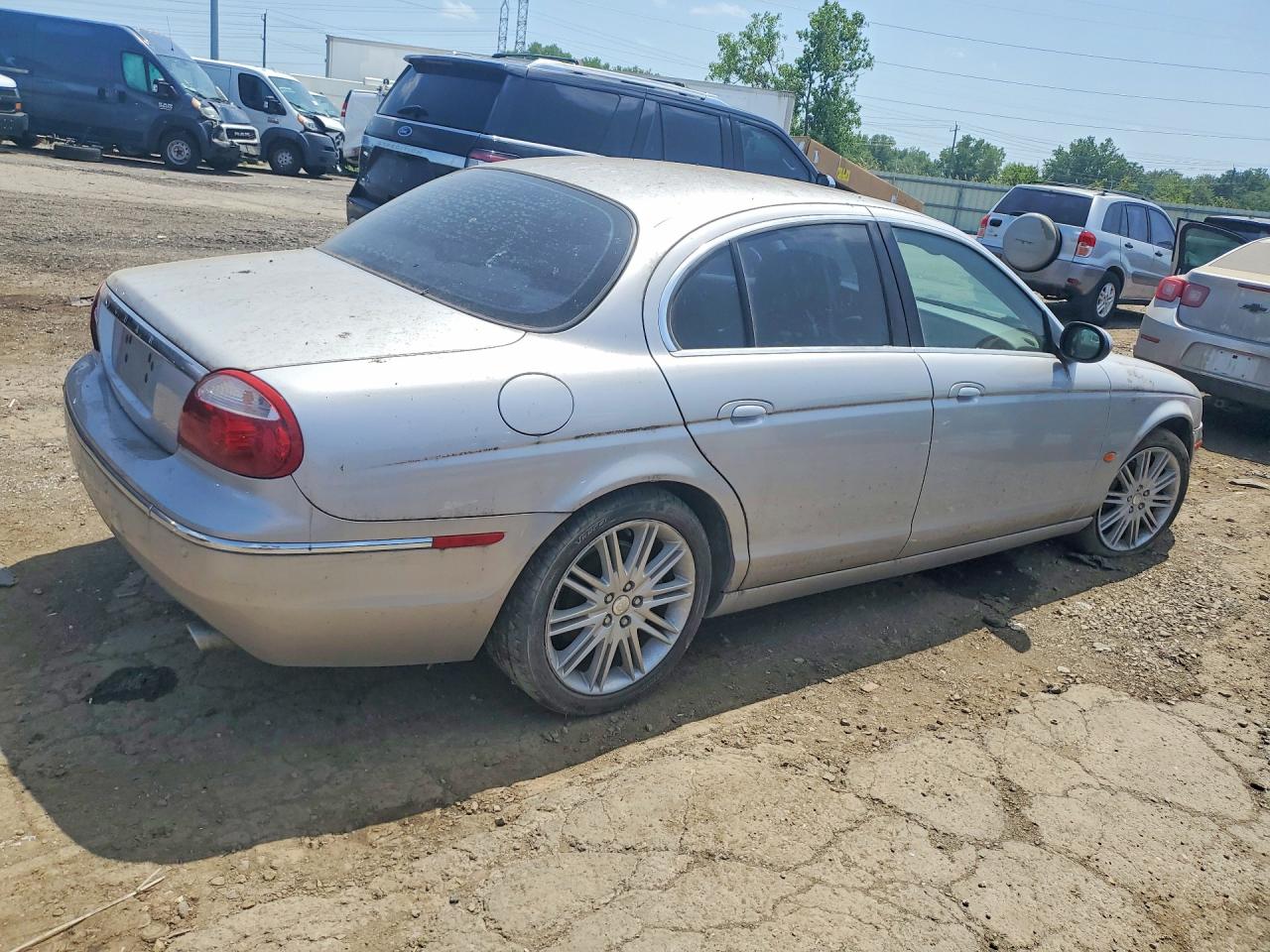 2005 Jaguar S-type Silver vin: SAJWA01T85FN18878