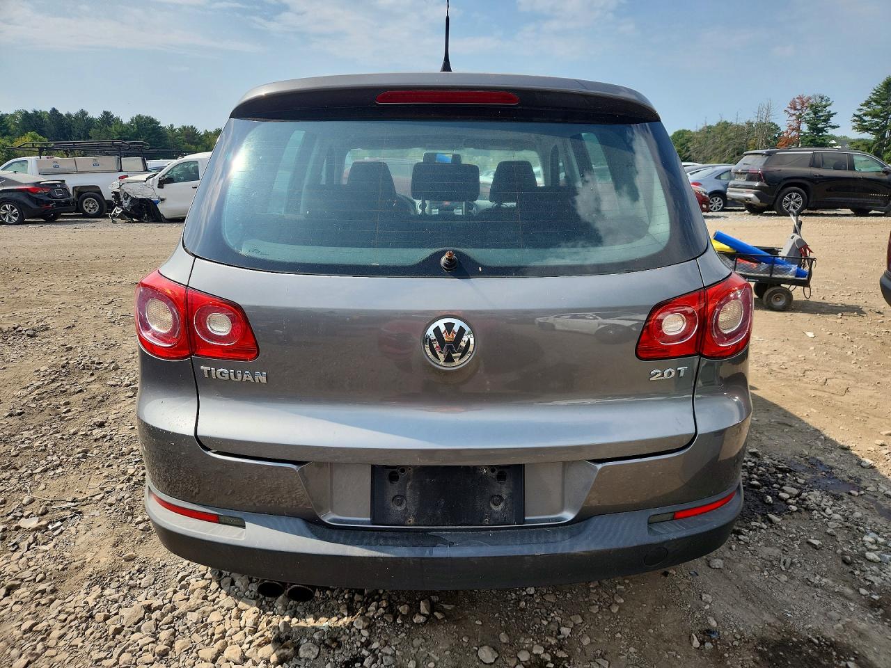 2010 Volkswagen Tiguan S Серебряный vin: WVGAV7AX6AW511832