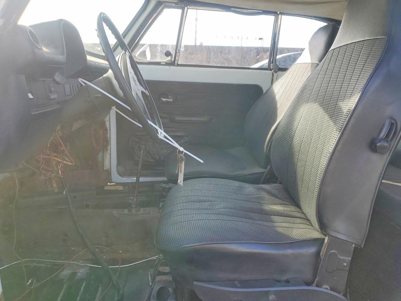 1973 Volkswagen Beetle Con Beige vin: 1532806461
