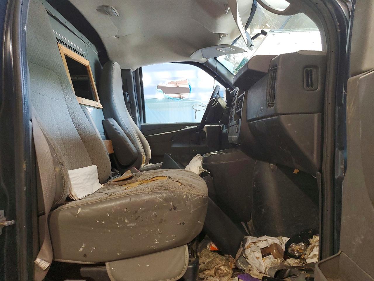 2010 Gmc Savana G2500 Blue vin: 1GTZGFBA0A1121084