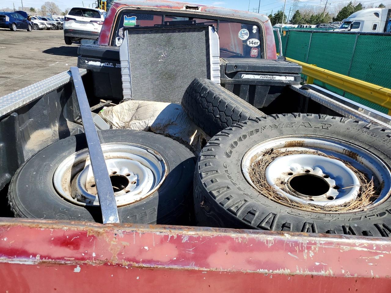 1985 Ford F250 Red vin: 1FTHF2614FPB38556