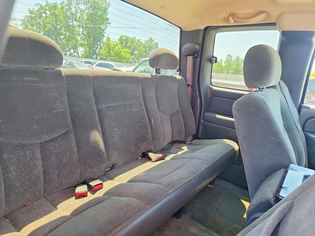 2004 Chevrolet Silverado K1500 Black vin: 1GCEK19T14E135449