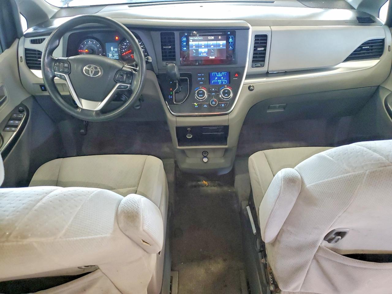 2015 Toyota Sienna Le Black vin: 5TDKK3DC3FS613518