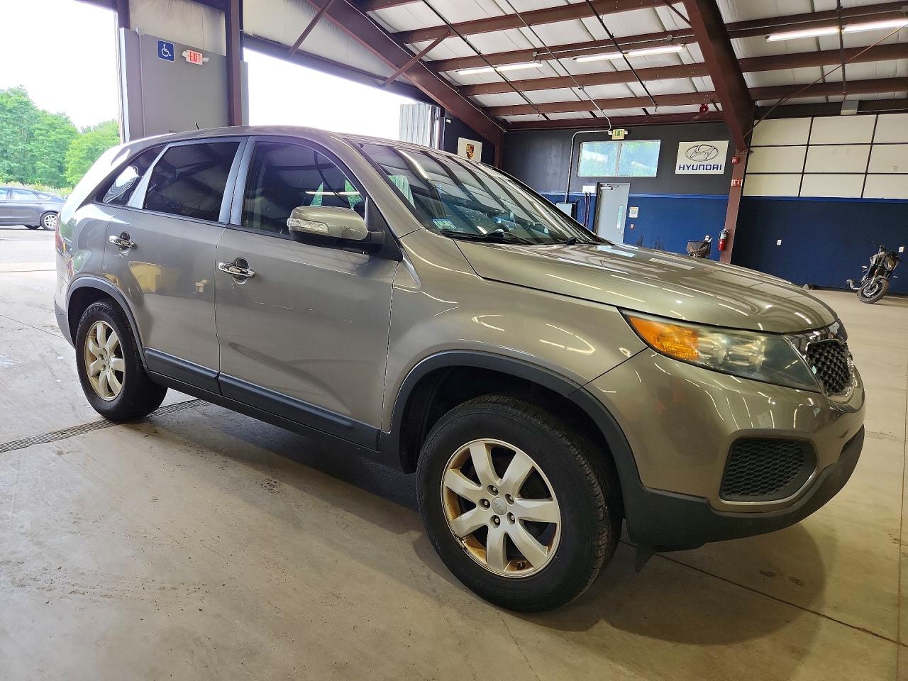 2013 Kia Sorento Lx Gray vin: 5XYKT3A19DG355290
