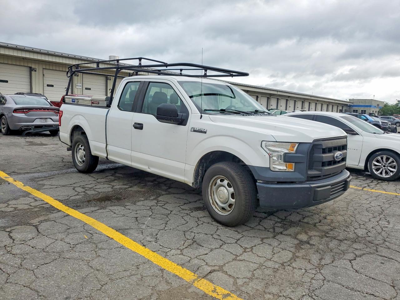 2015 Ford F150 Super Cab White vin: 1FTEX1CF8FFA59987