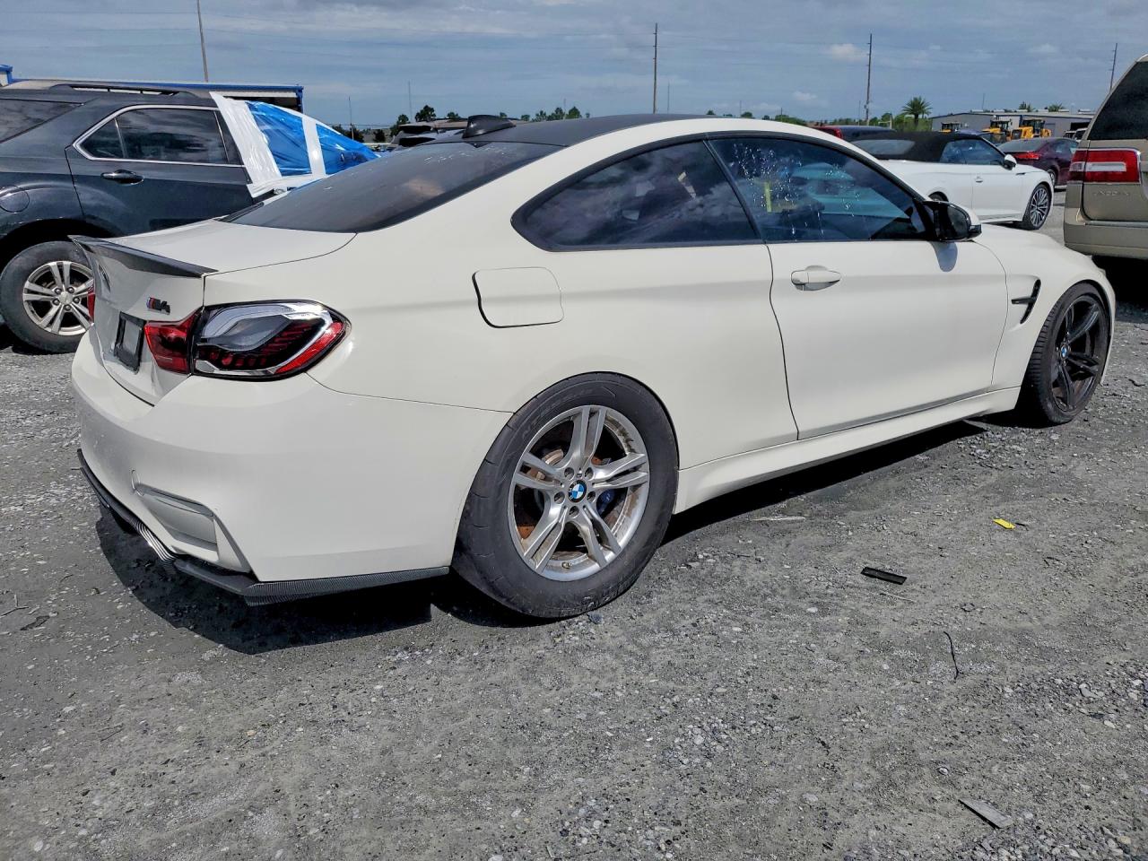 2015 Bmw M4 White vin: WBS3R9C59FK333107