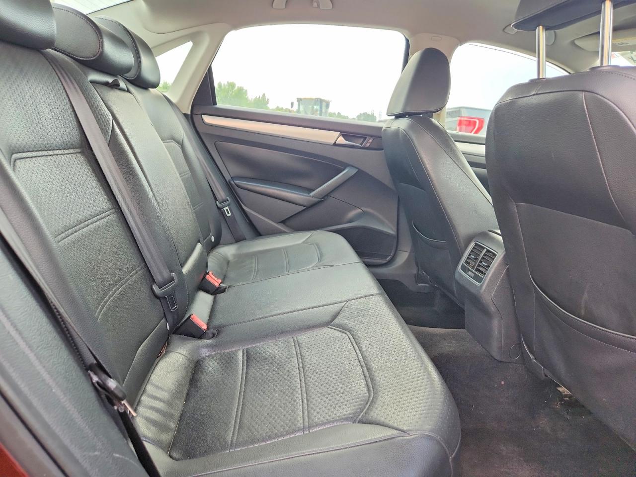2013 Volkswagen Passat Se Темно-бордовый vin: 1VWBP7A39DC086433