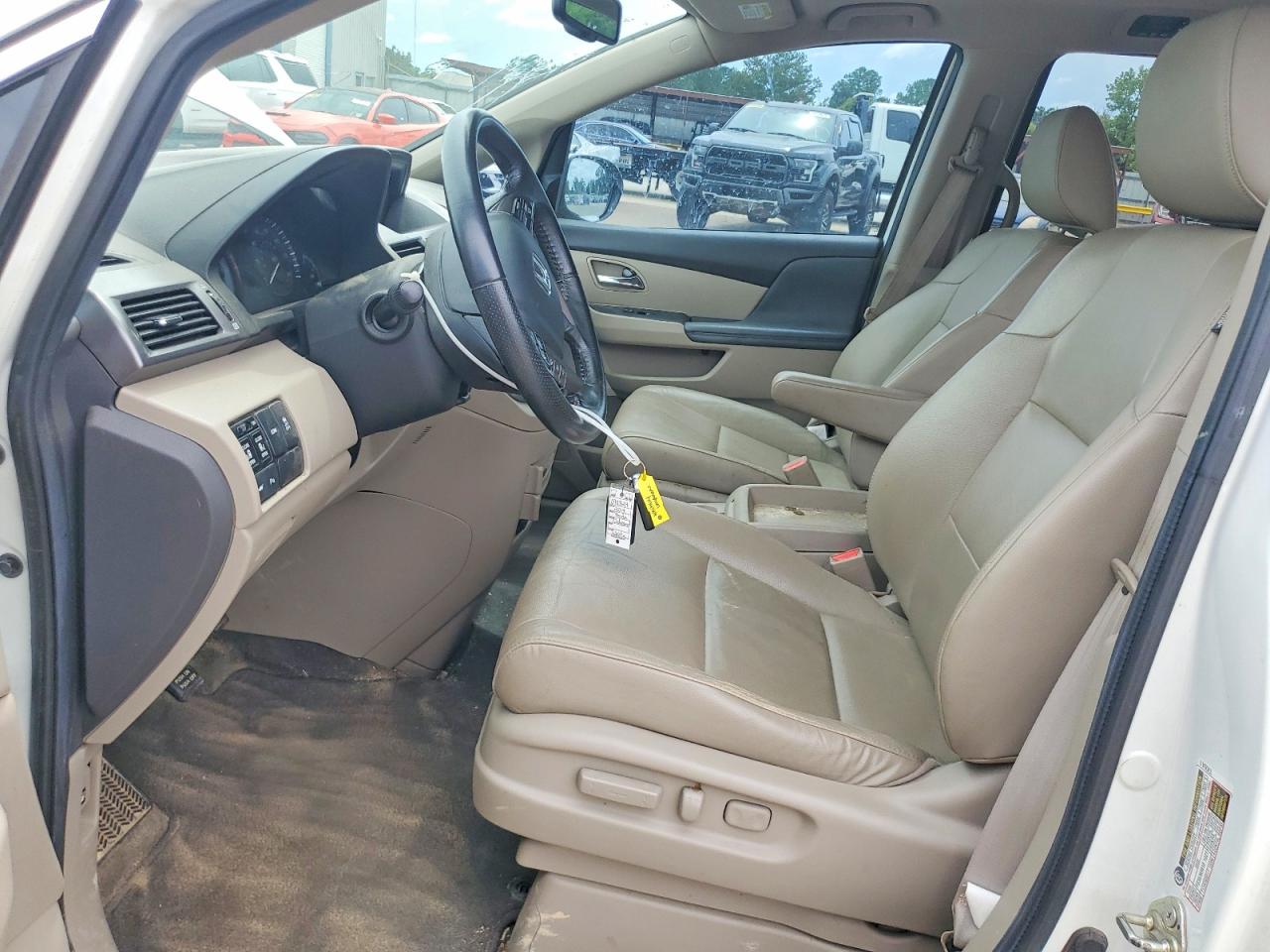 2014 Honda Odyssey Touring White vin: 5FNRL5H95EB078829