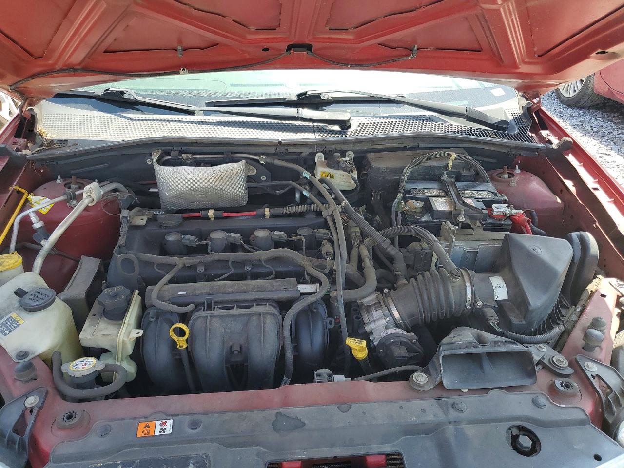 2010 Ford Focus Se Red vin: 1FAHP3FN1AW276341