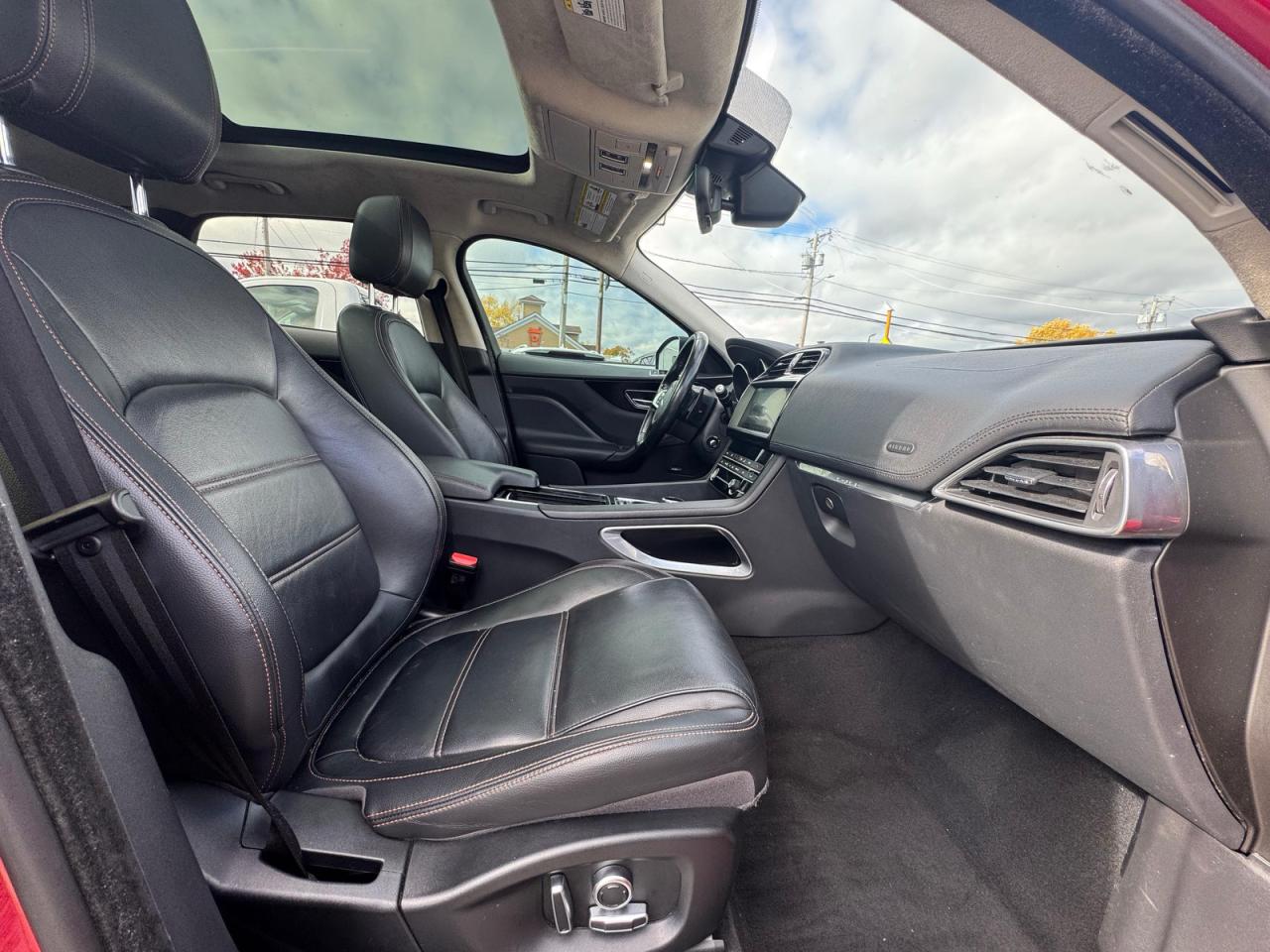 2020 Jaguar F-pace Prestige Red vin: SADCK2GX4LA642987