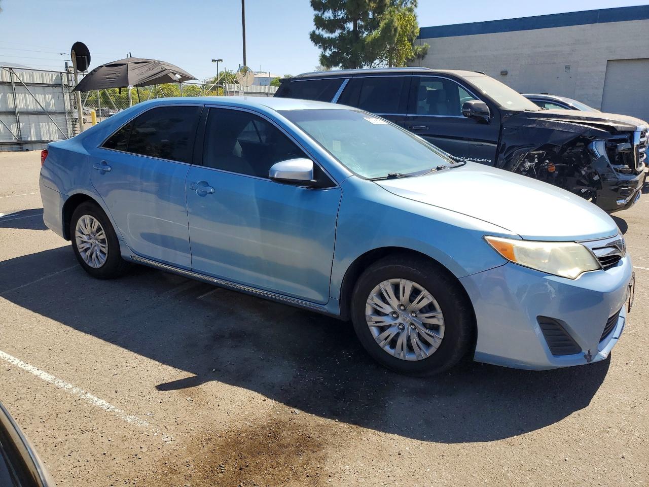 2012 Toyota Camry Le Blue vin: 4T4BF1FK5CR194125