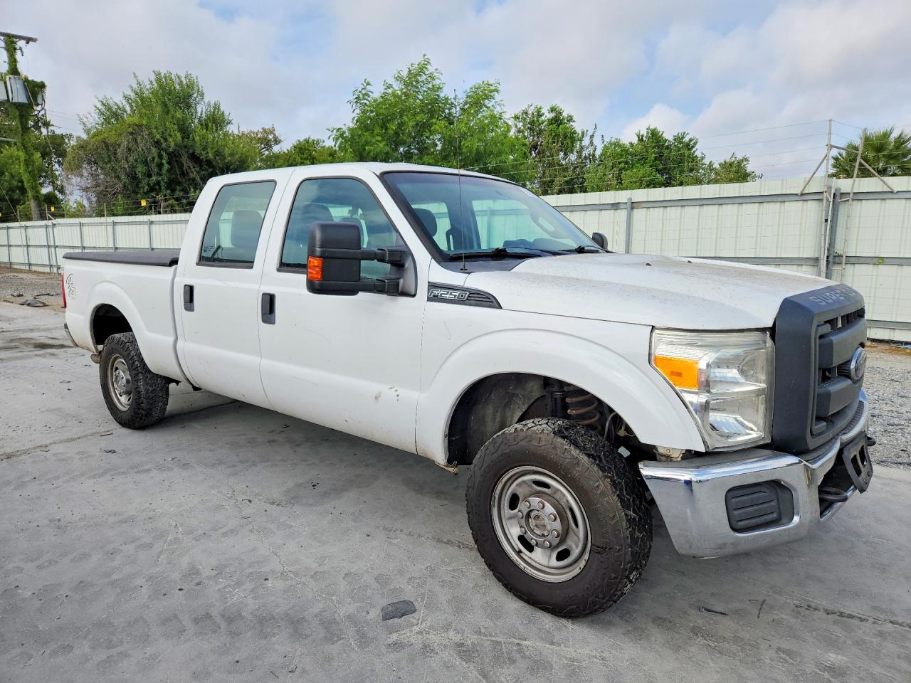 2014 Ford F250 Super Duty Белый vin: 1FT7W2B61EEA55321