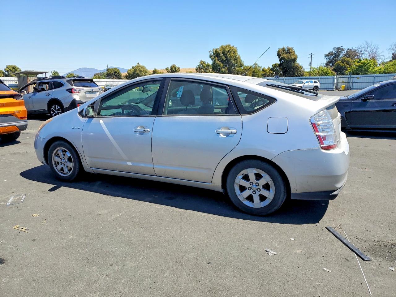 2008 Toyota Prius Base Silver vin: JTDKB20U083354841