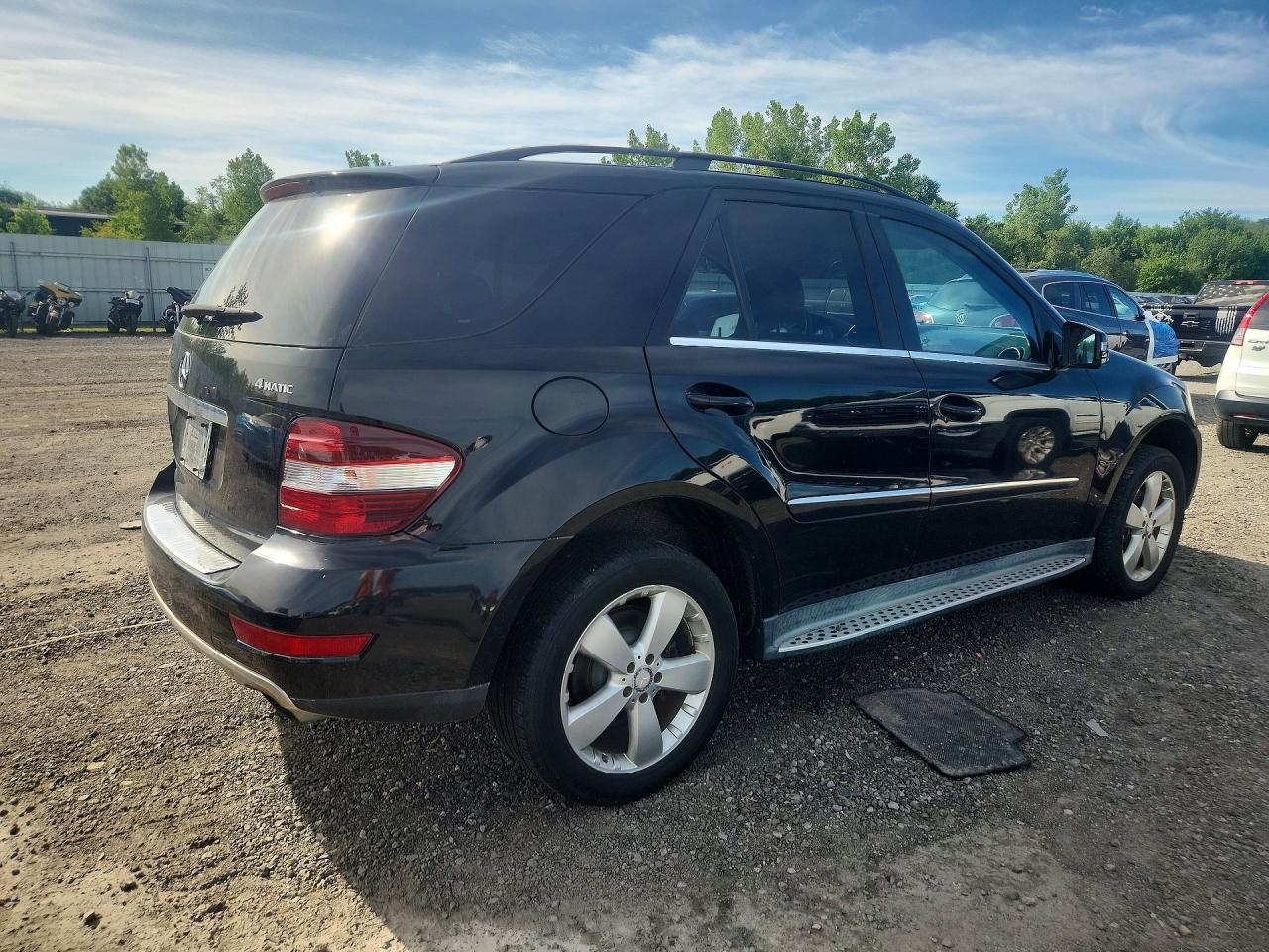 2011 Mercedes-benz Ml 350 4matic Черный vin: 4JGBB8GB1BA684526