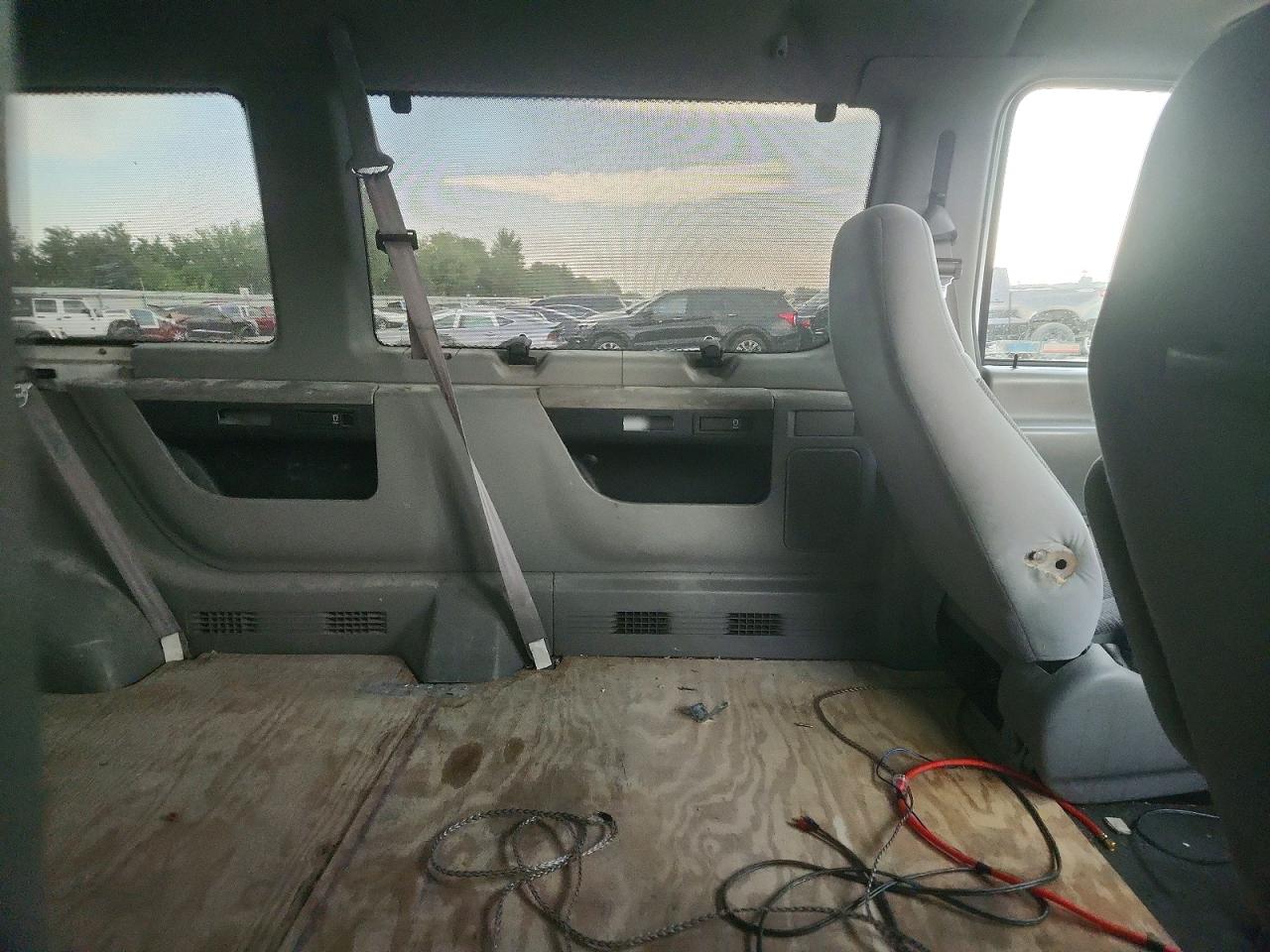 1998 Ford Econoline E350 Super Duty White vin: 1FBSS31S8WHA80134