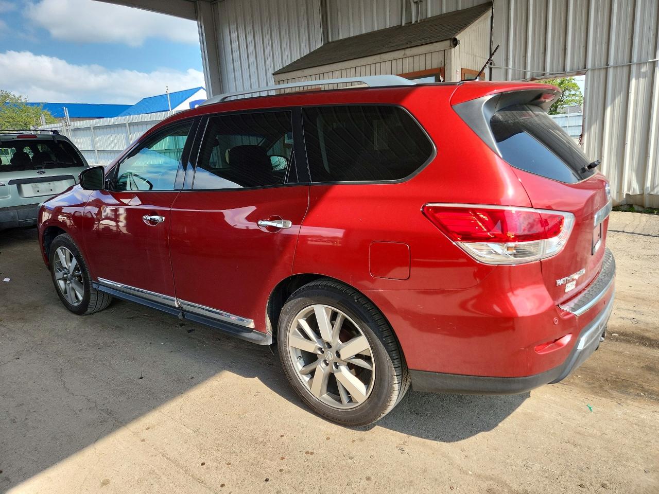 2014 Nissan Pathfinder S Red vin: 5N1AR2MM3EC610589