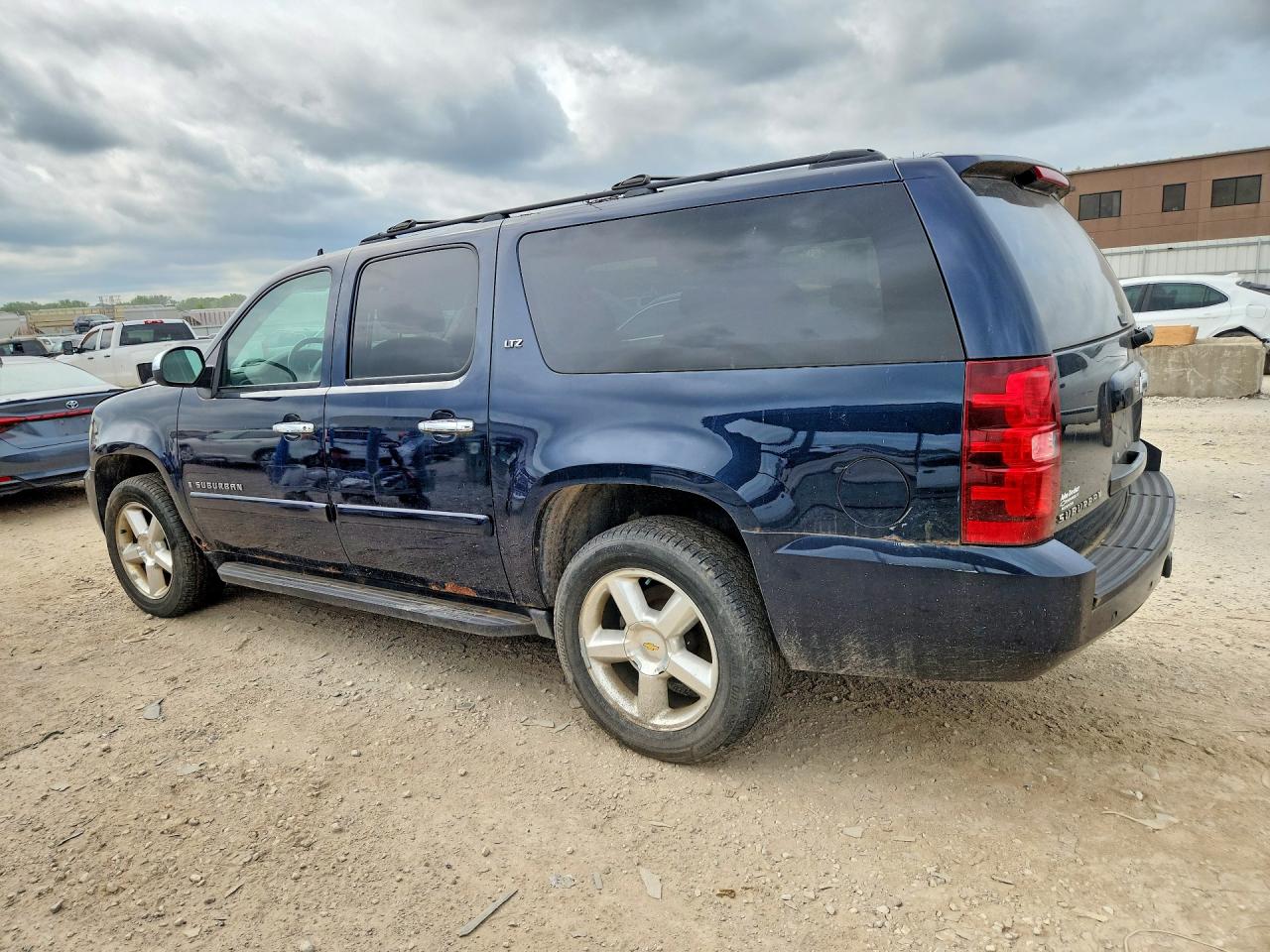 2008 Chevrolet Suburban K1500 Ls Blue vin: 3GNFK16328G157796