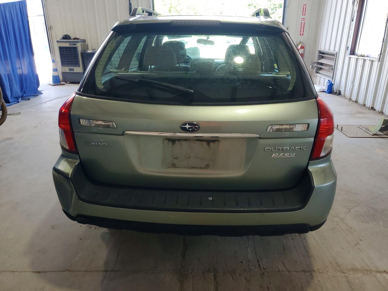 2009 Subaru Outback Silver vin: 4S4BP60C297339828