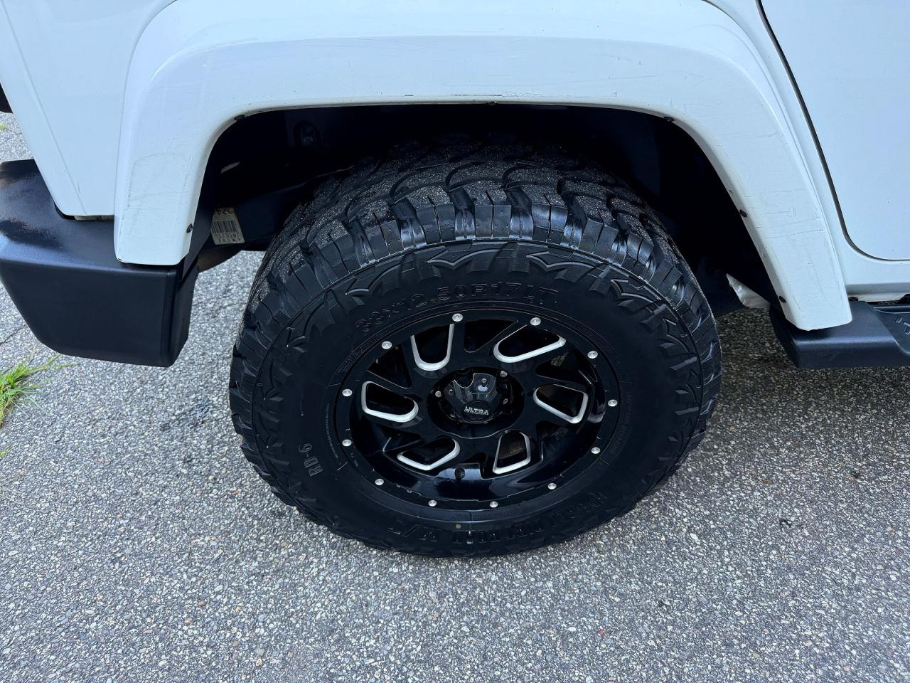 2014 Jeep Wrangler Unlimited Sahara White vin: 1C4BJWEG5EL105525