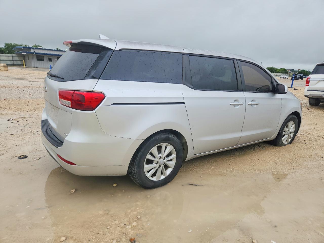 2017 Kia Sedona Lx Silver vin: KNDMB5C17H6231340