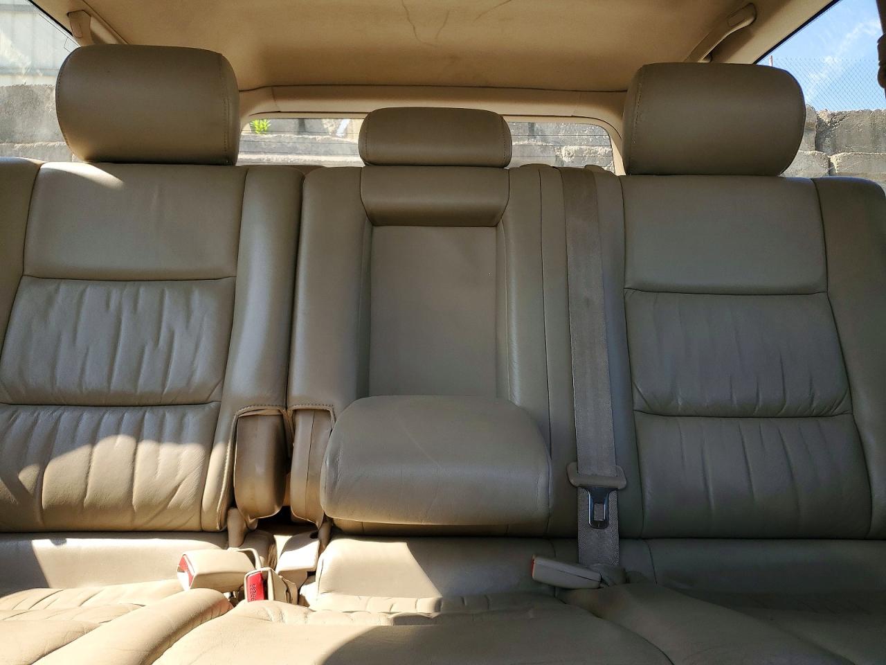 2000 Toyota Land Cruiser Base Gray vin: JT3HT05J5Y0107685