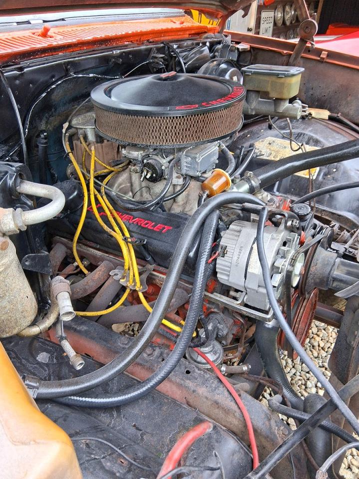 1984 Gmc K1500 Two Tone vin: 2GTEK14H6E1504439