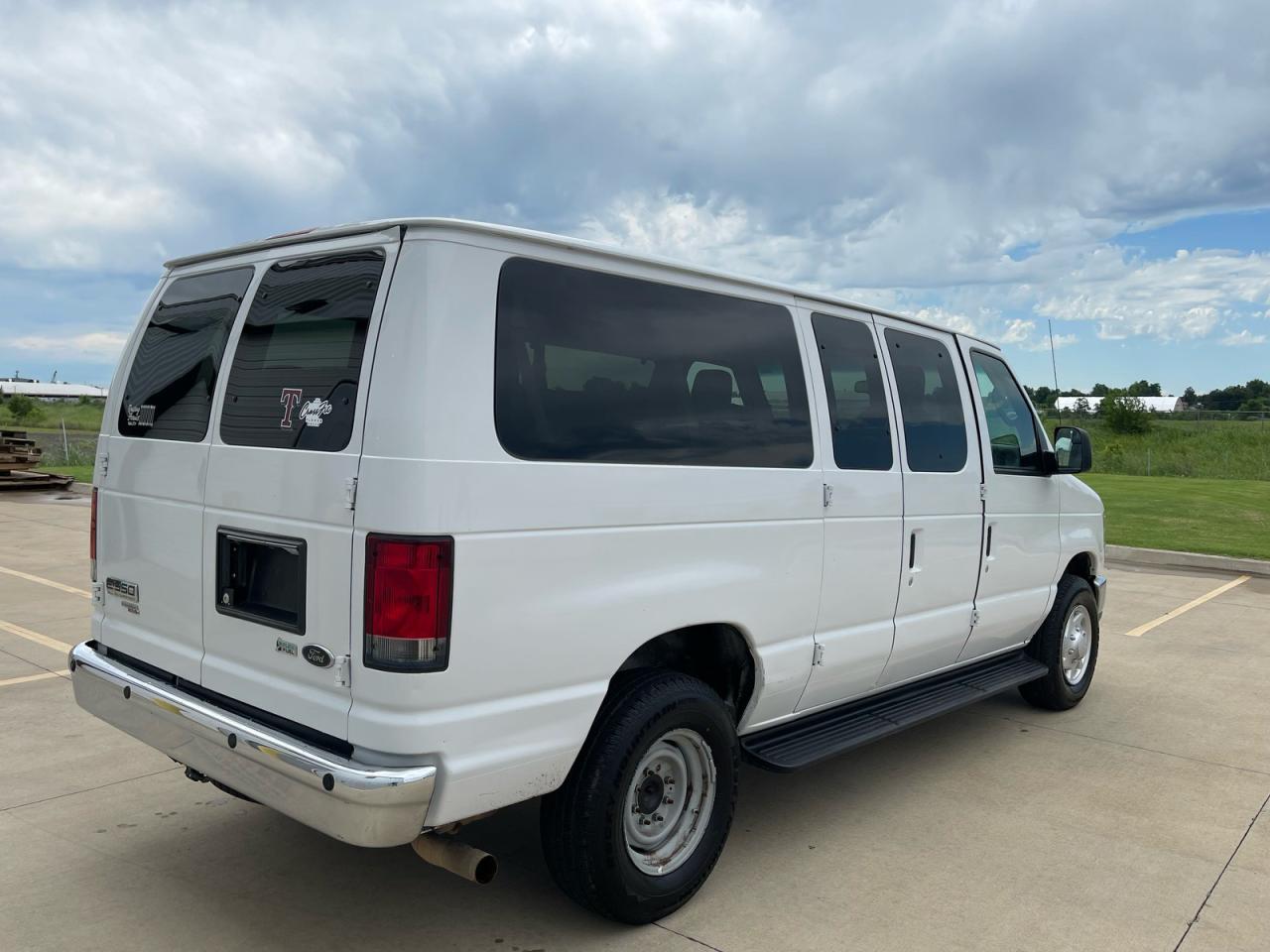 2013 Ford Econoline E350 Super Duty Wagon White vin: 1FBNE3BL4DDA99277
