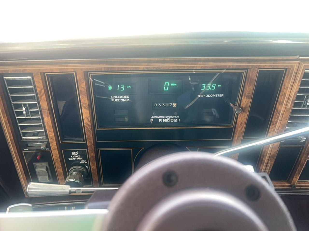 1985 Buick Riviera Maroon vin: 1G4EZ67Y5FE447506