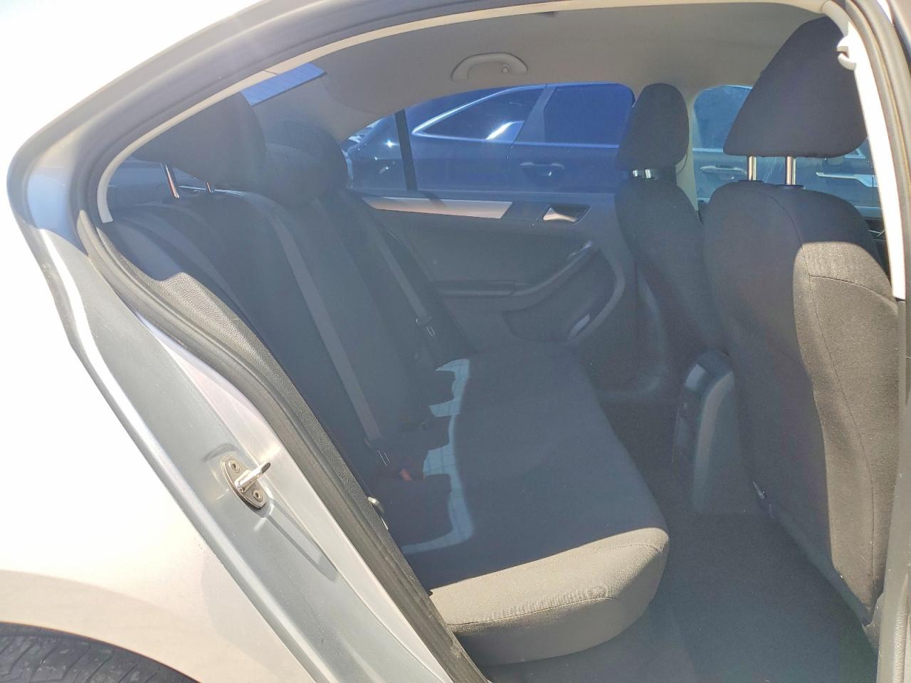 2015 Volkswagen Jetta Se Silver vin: 3VWD17AJ1FM296227