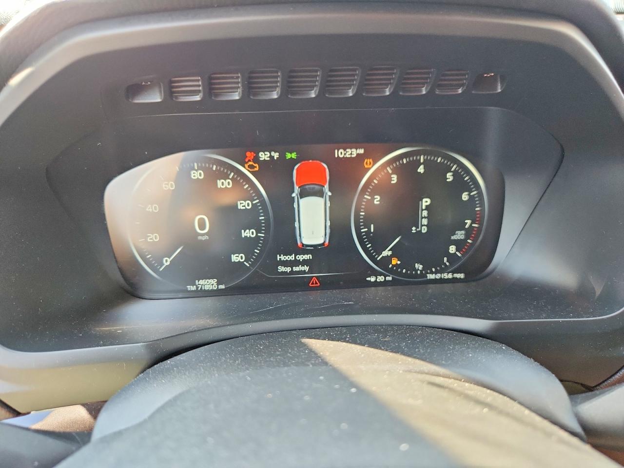 2018 Volvo Xc90 T5 Серебряный vin: YV4102XK0J1196876