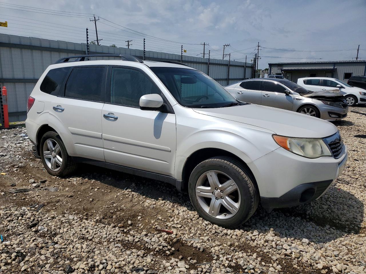 2010 Subaru Forester 2.5x Limited White vin: JF2SH6DCXAH742614
