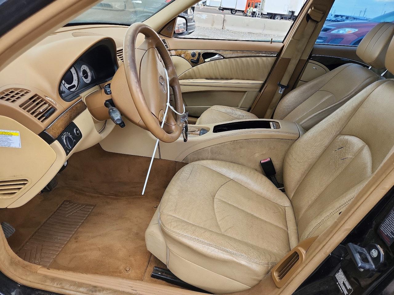 2007 Mercedes-benz E 550 Черный vin: WDBUF72XX7B024645