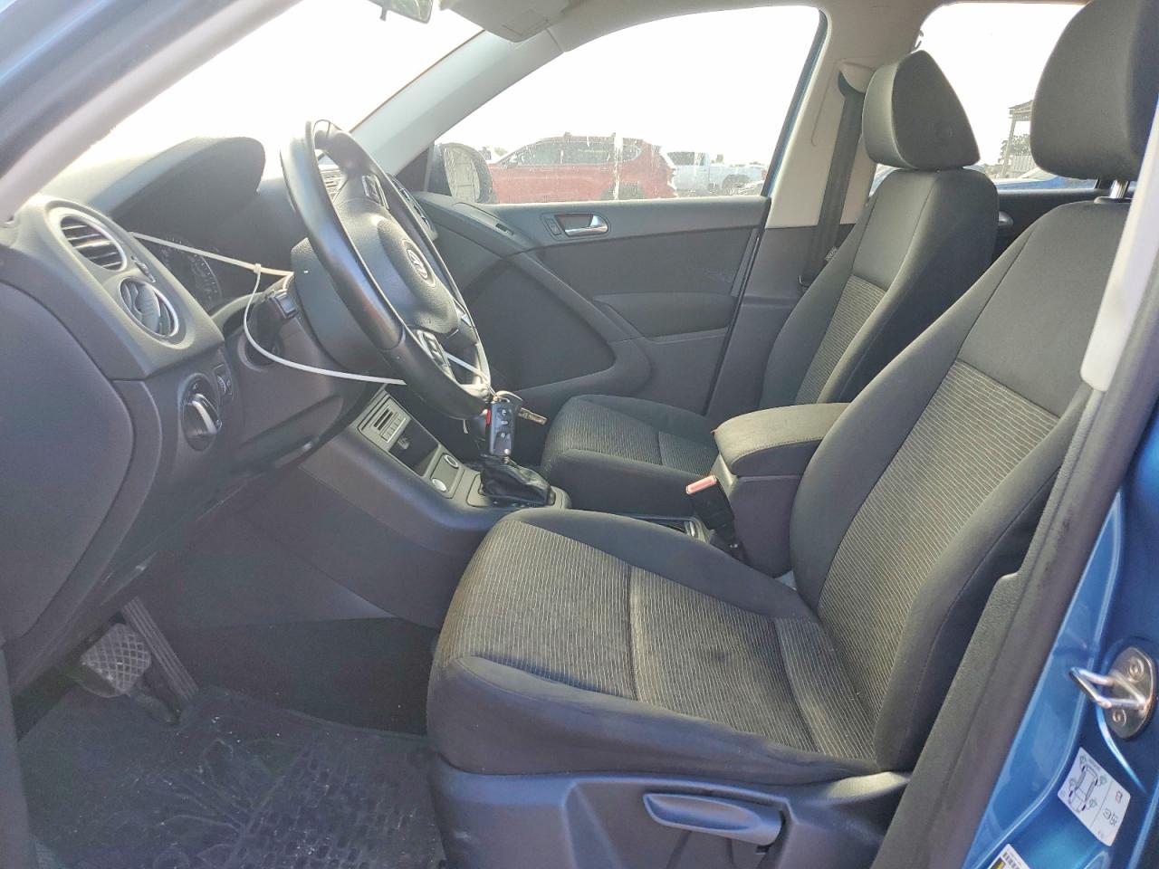 2017 Volkswagen Tiguan S Blue vin: WVGAV7AX8HK045466