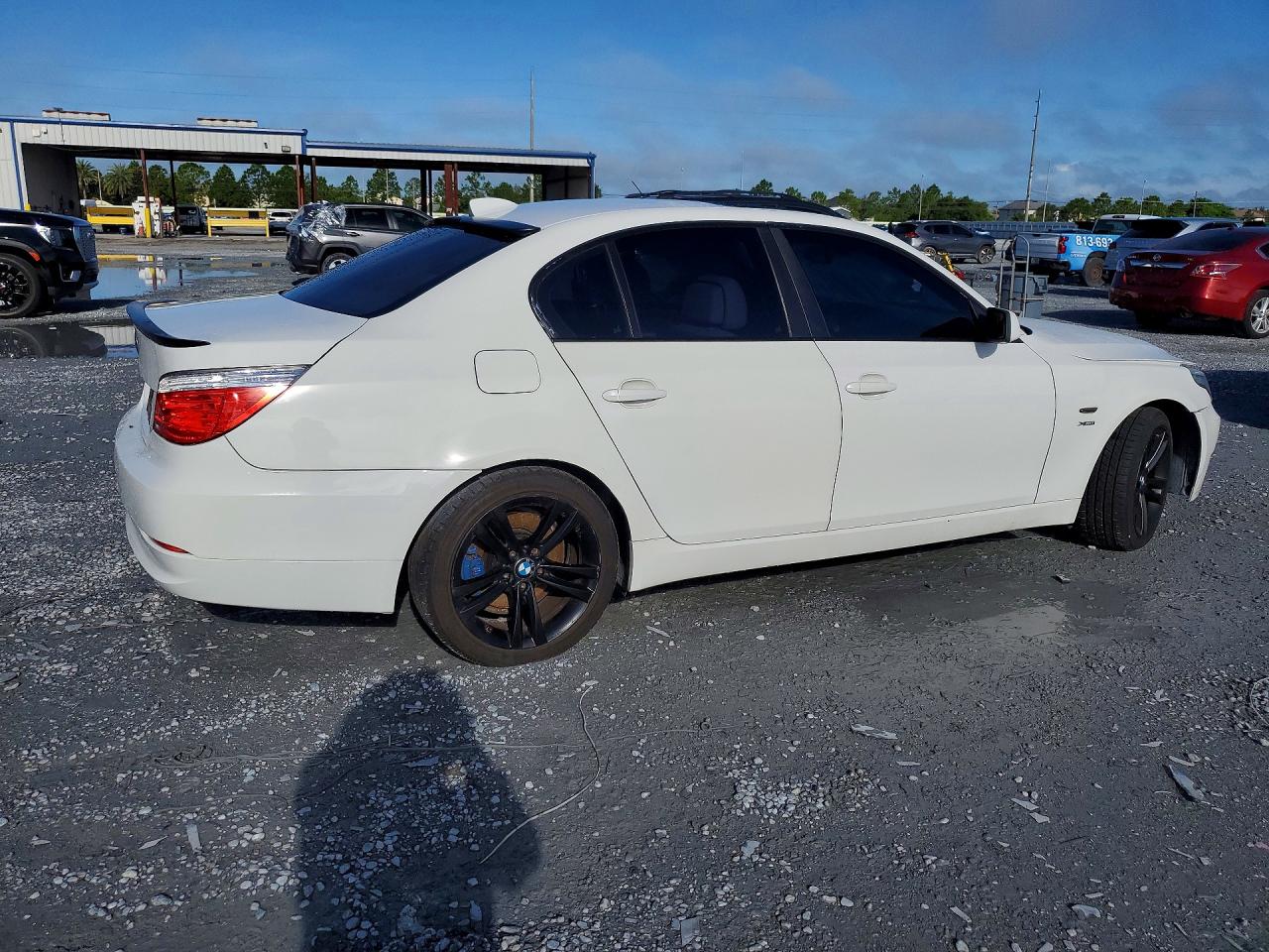 2010 Bmw 528 Xi White vin: WBANV1C50AC156847