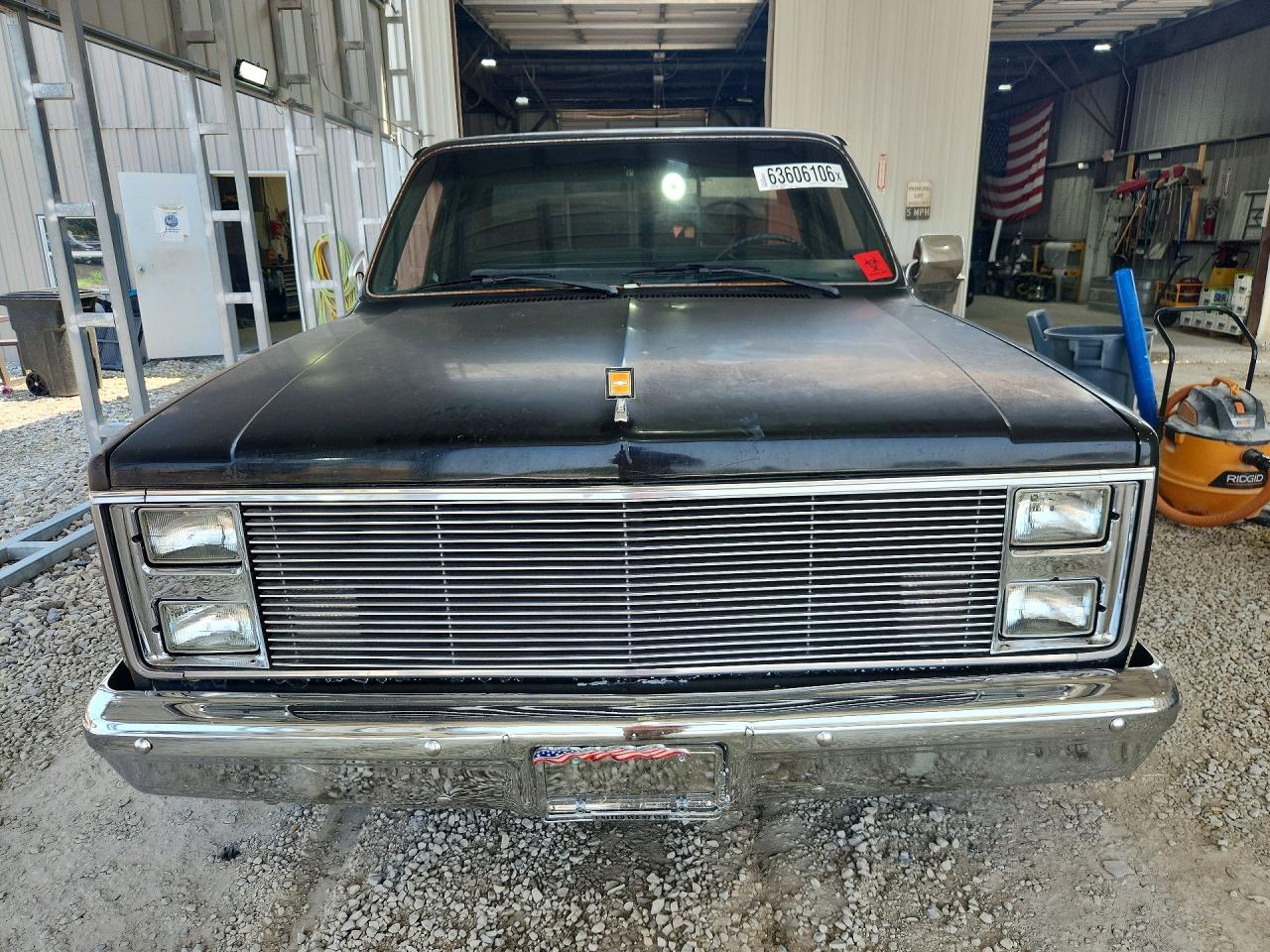 1986 Chevrolet C10 Two Tone vin: 1GCEC14H0GF358564