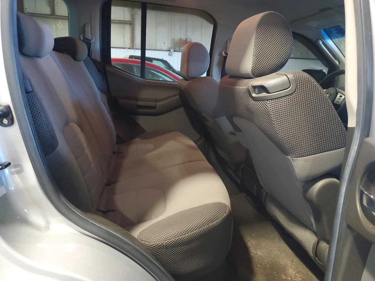2005 Nissan Xterra S Silver vin: 5N1AN08WX5C641222
