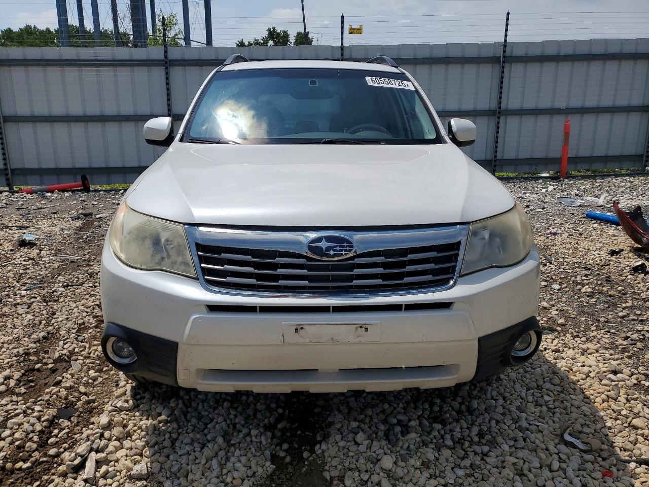2010 Subaru Forester 2.5x Limited White vin: JF2SH6DCXAH742614