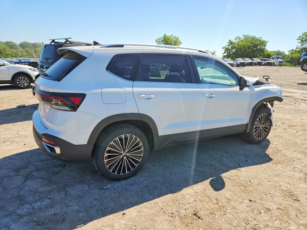 2026 Volkswagen Taos Se White vin: 3VVSC7B29TM041463