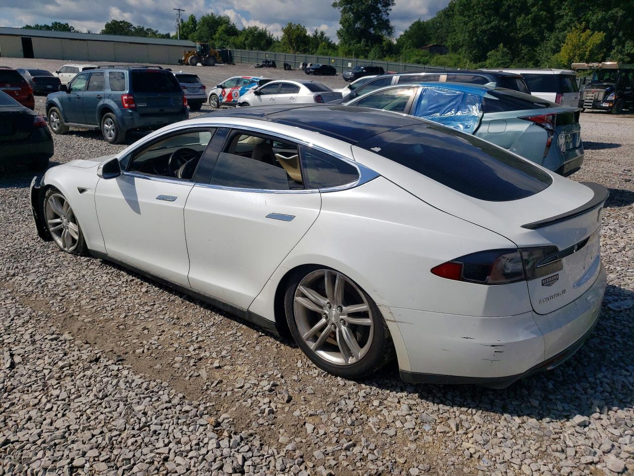 2013 Tesla Model S White vin: 5YJSA1DP7DFP06103