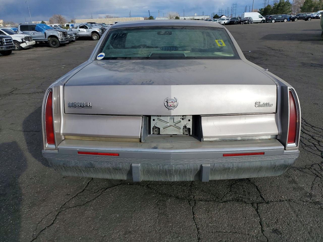 1995 Cadillac Fleetwood Base Silver vin: 1G6DW52P3SR714391