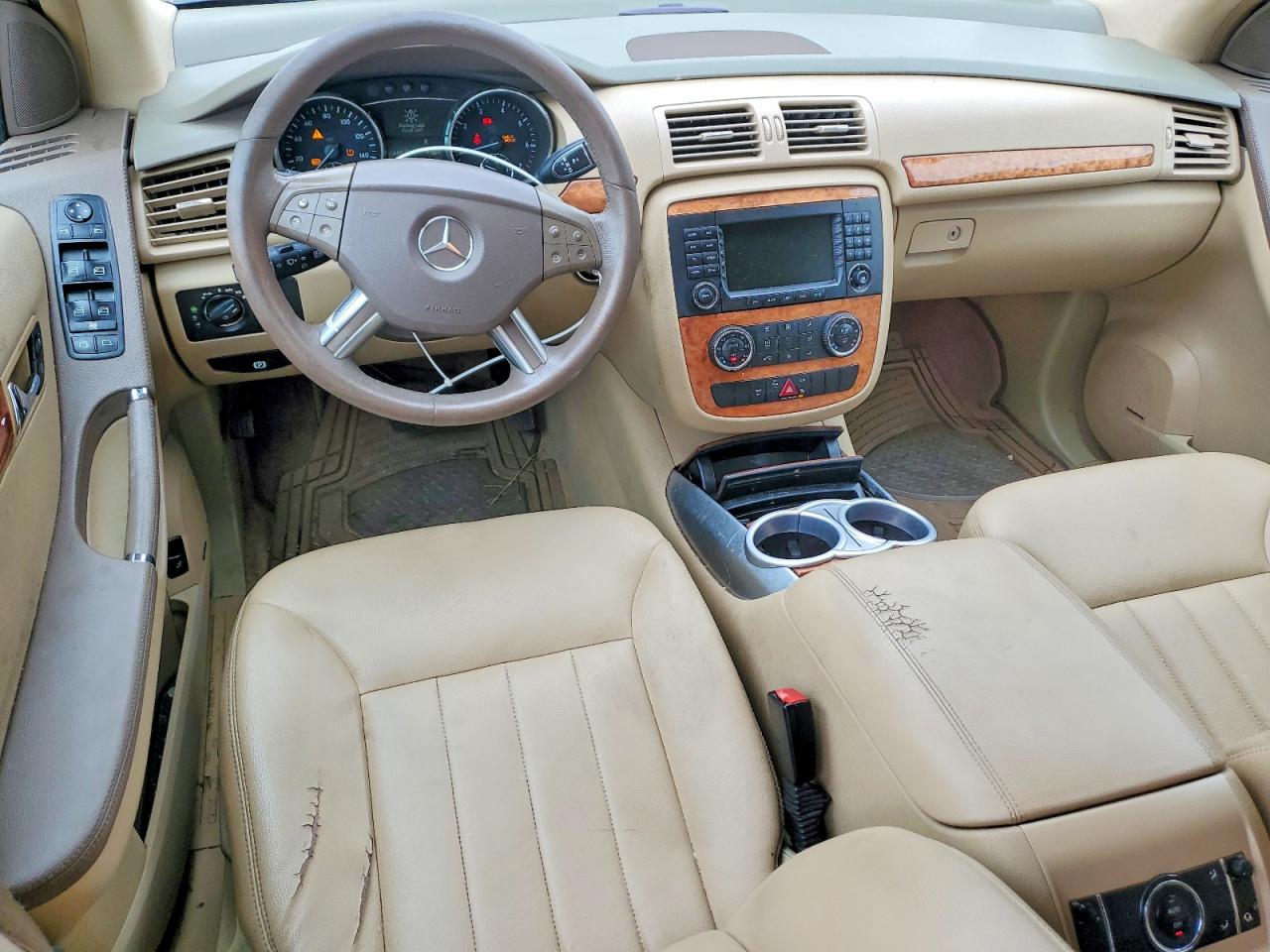 2008 Mercedes Benz R 350 White vin: 4JGCB56E88A081760