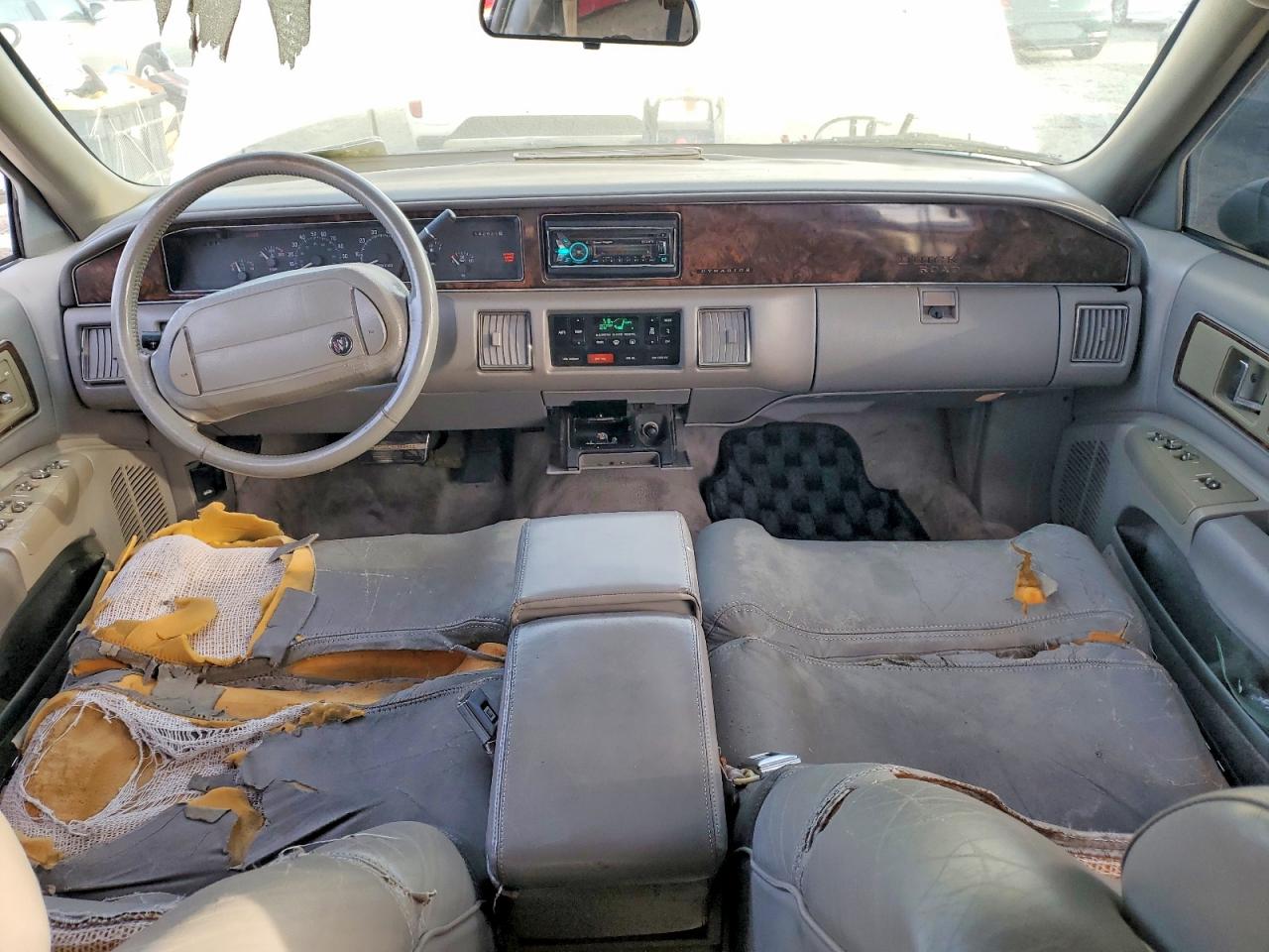 1992 Buick Roadmaster Limited White vin: 1G4BT5377NR458560