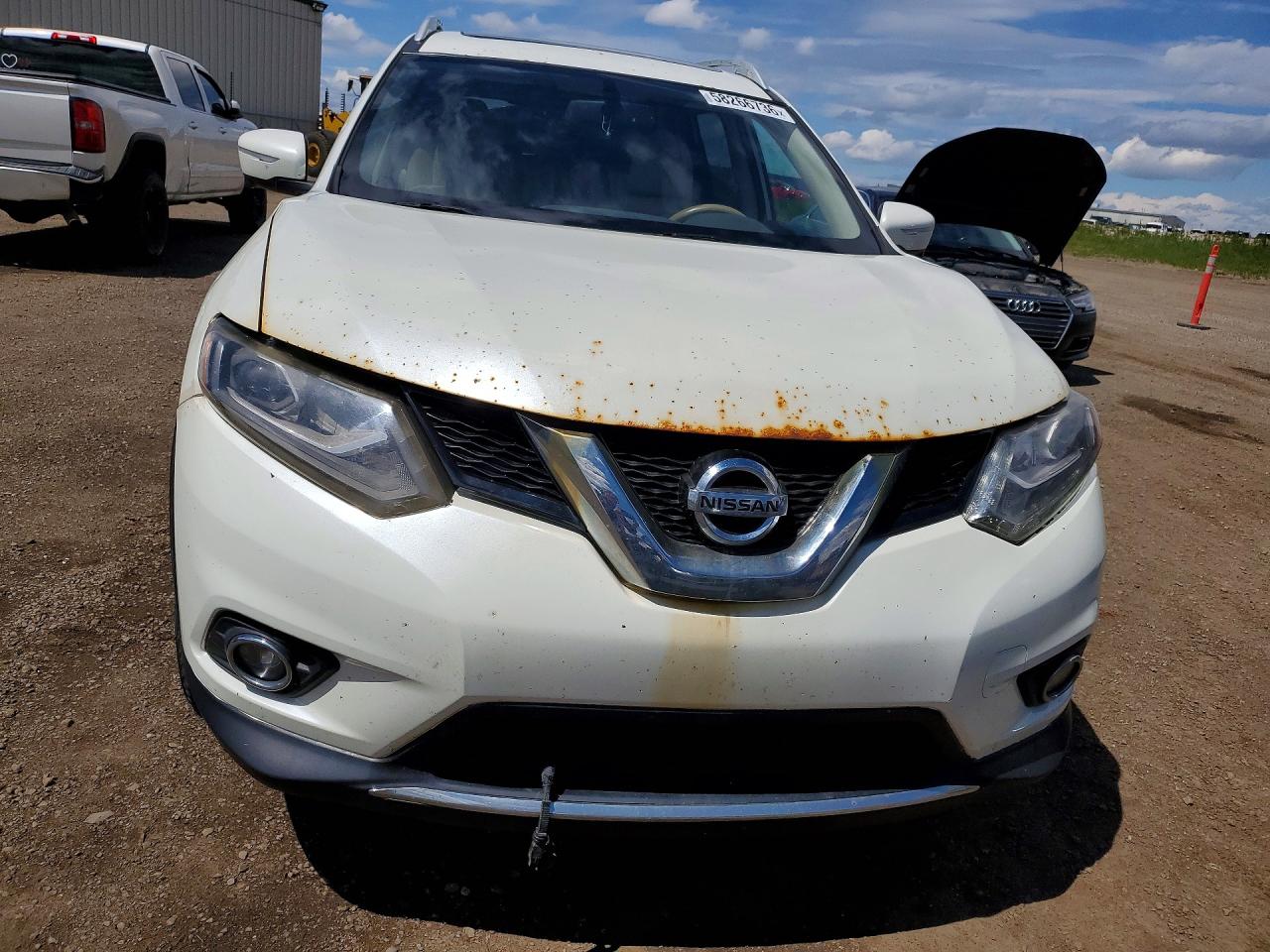 2015 Nissan Rogue S White vin: 5N1AT2MV9FC804233