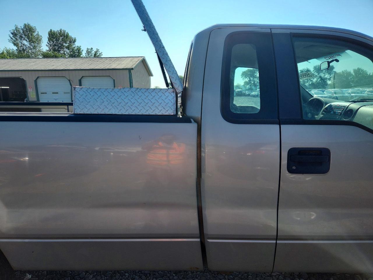 2007 Ford F150 Gold vin: 1FTRF12297NA25258
