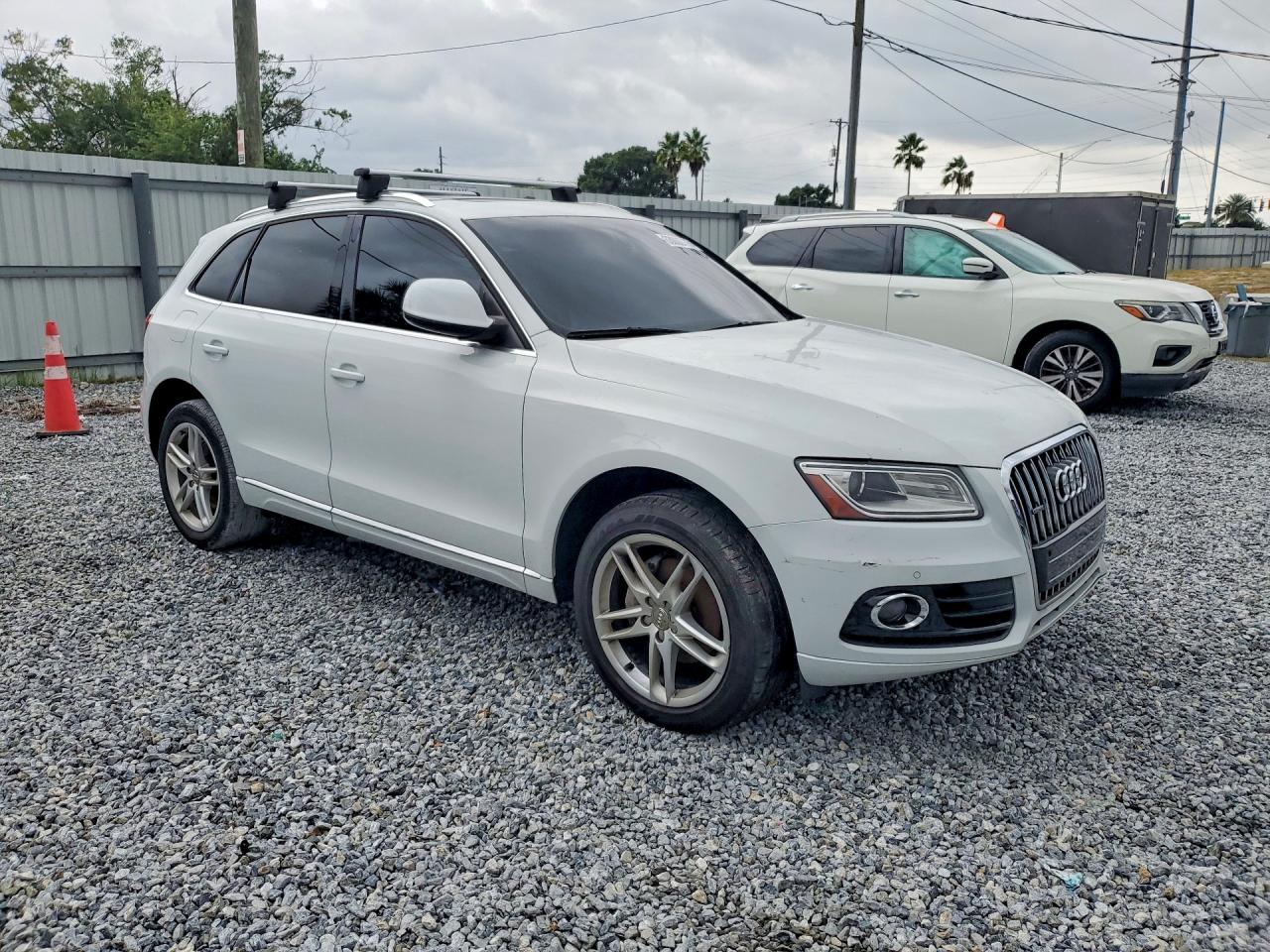2014 Audi Q5 Premium Plus Белый vin: WA1LFAFP4EA131031