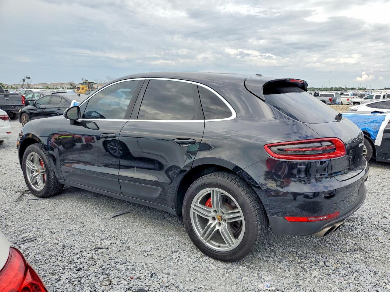 2015 Porsche Macan S Black vin: WP1AB2A56FLB43934