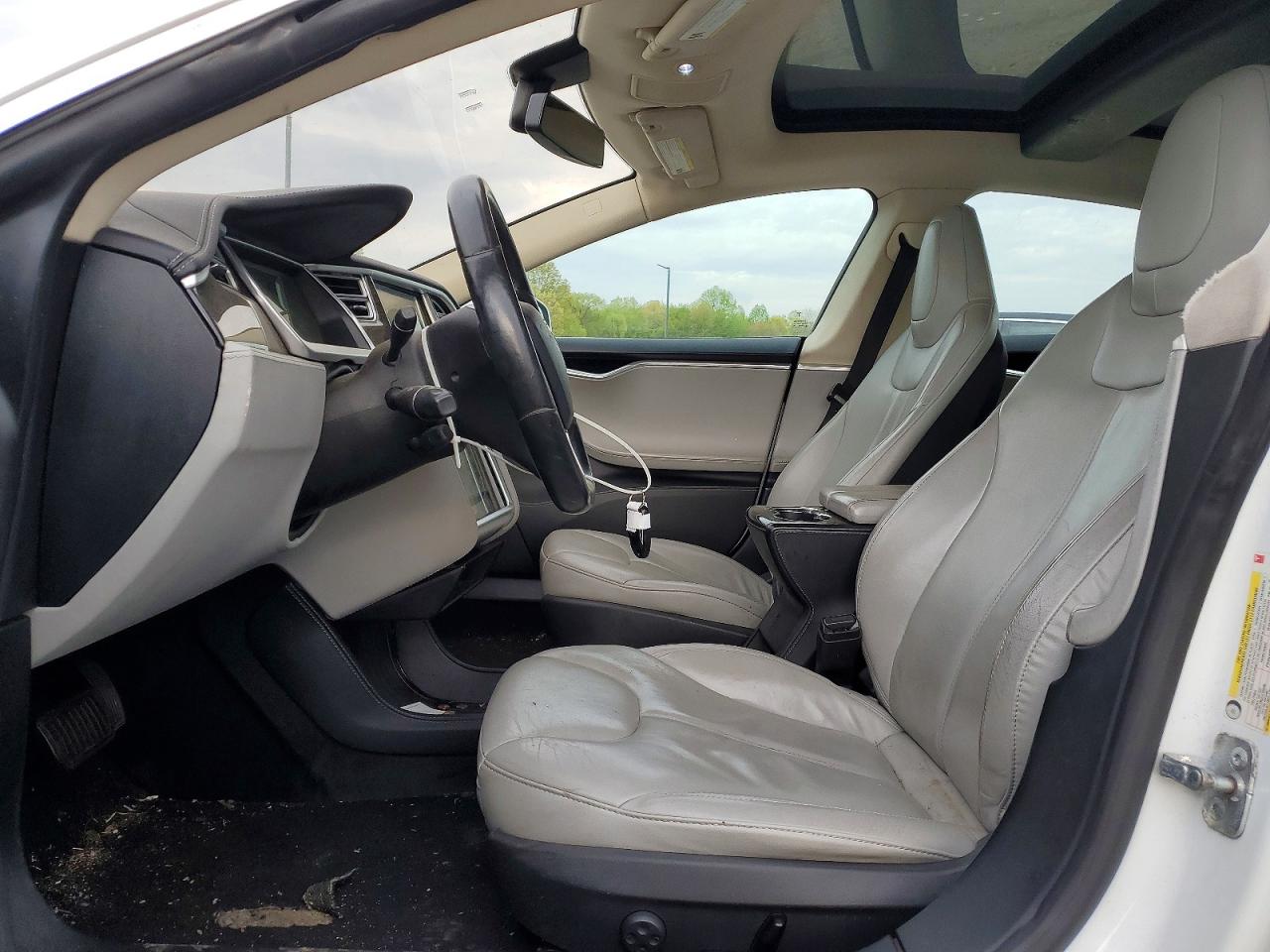 2014 Tesla Model S White vin: 5YJSA1H15EFP36580