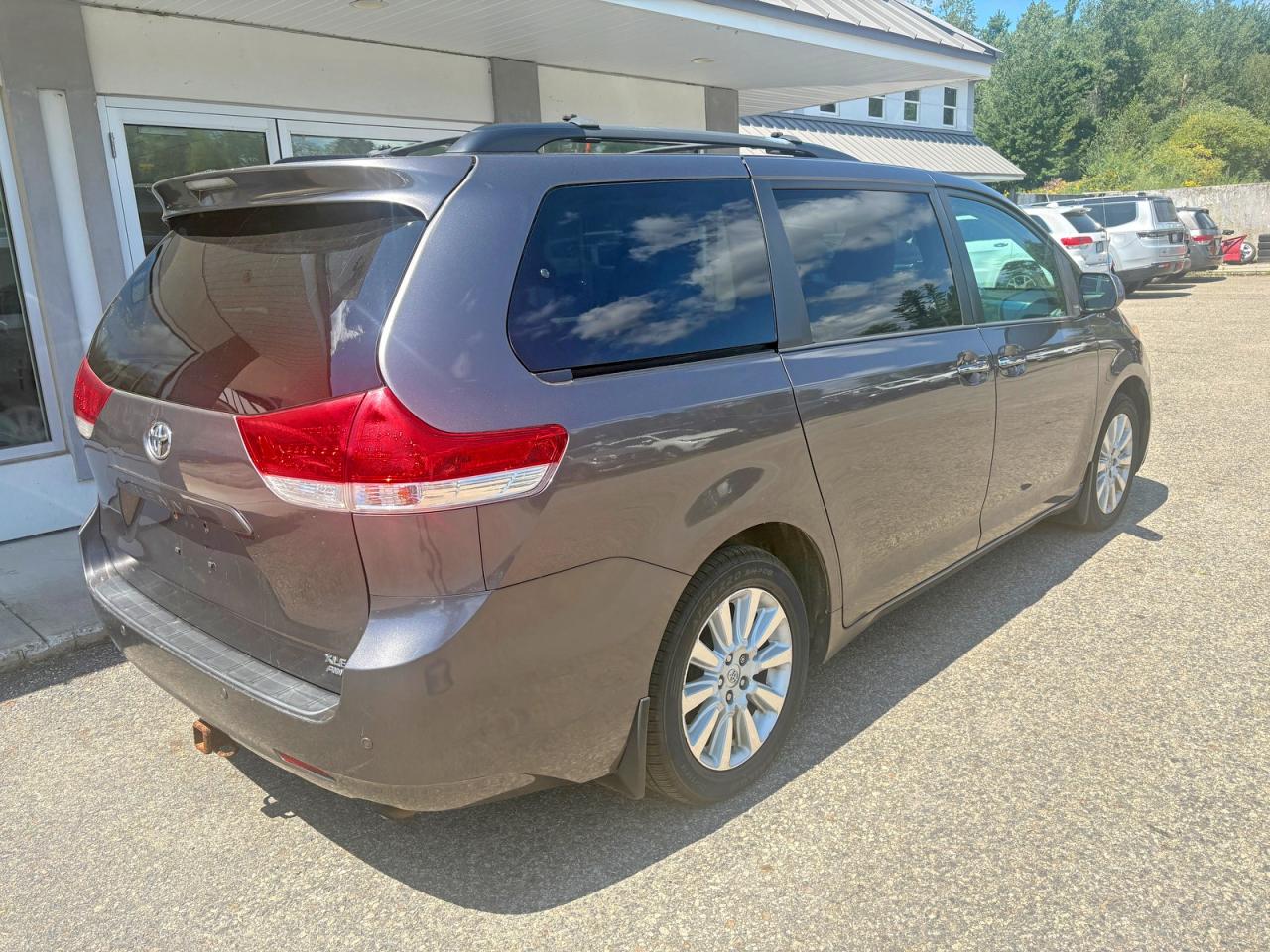 2013 Toyota Sienna Xle 7-passenger Серый vin: 5TDDK3DCXDS061618